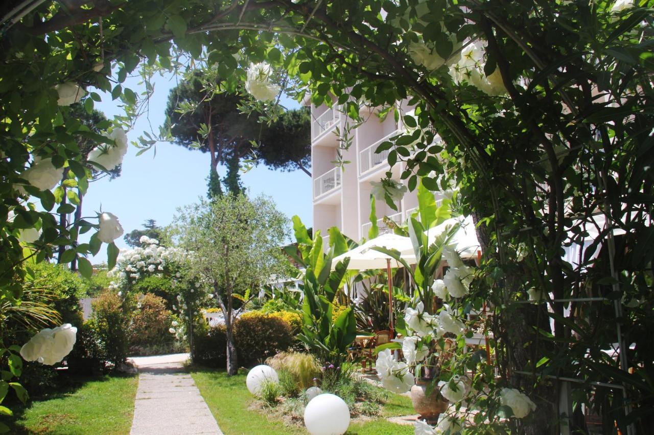 Hotel Bijou Forte dei Marmi Exterior foto